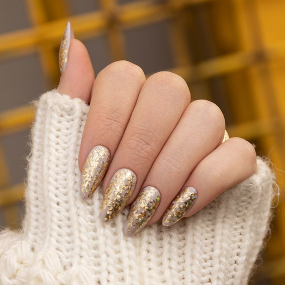 Hybrid nails with gold