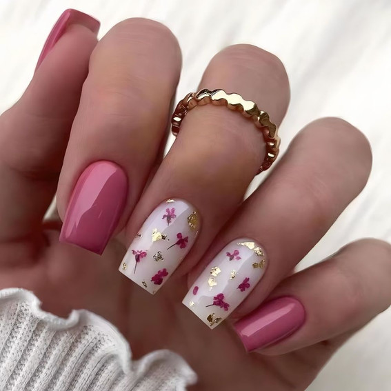 Summer manicure with dried flowers
