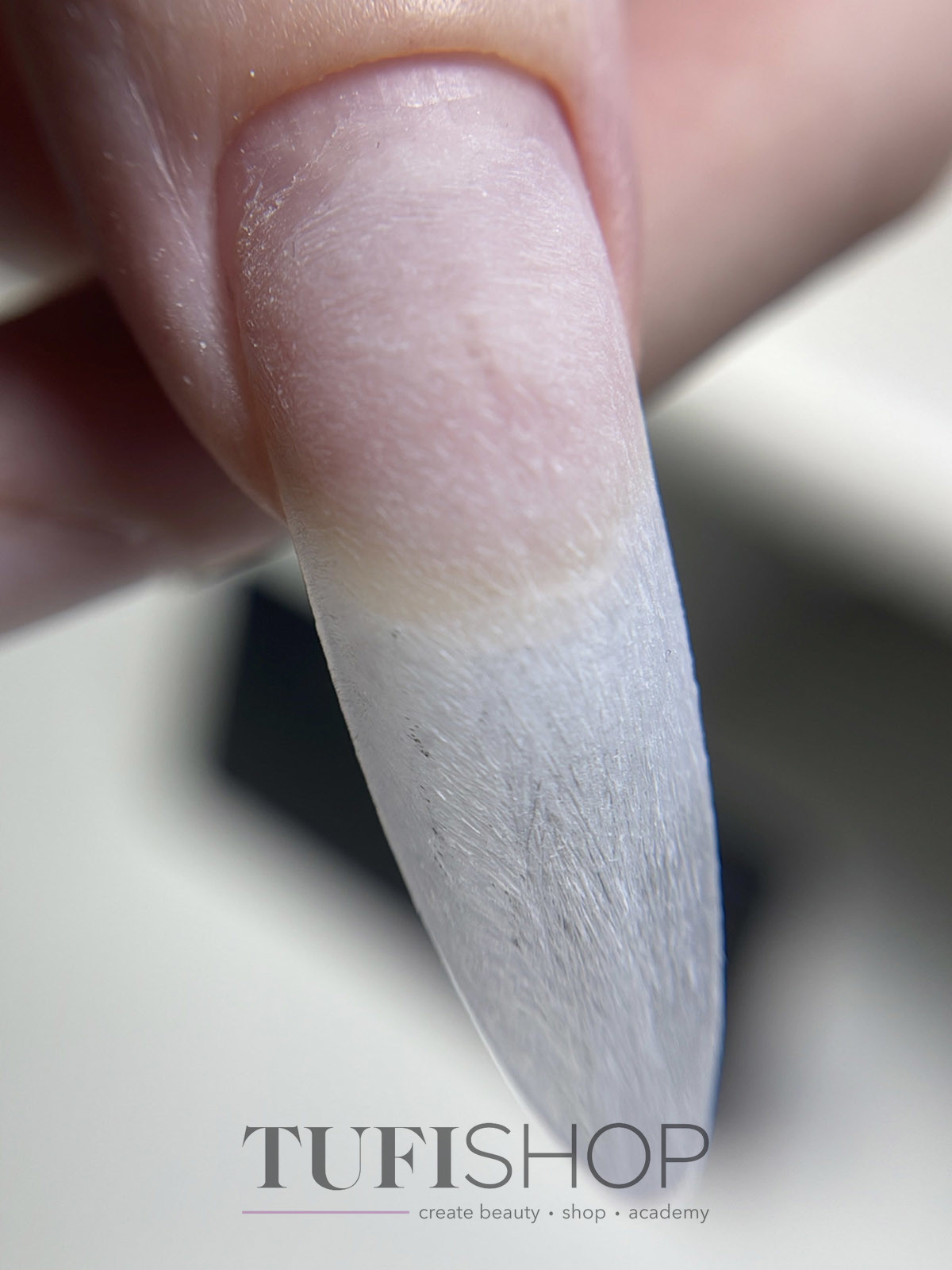 Курс: Апаратний манікюр + укріплення рідким гелем